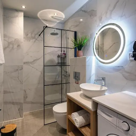 Deluxe Irianna - In The Heart Of Old Town Apartman